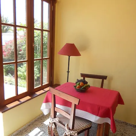 منزل ريفي Anton Piche With Pool-adults Only *