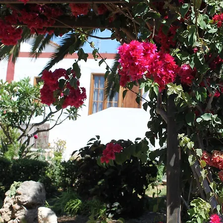 منزل ريفي Anton Piche With Pool-adults Only